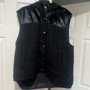 Tibi Men’s Black Wool Half Animal Skin Hooded Vest Bach Good Weight Size‎ Large